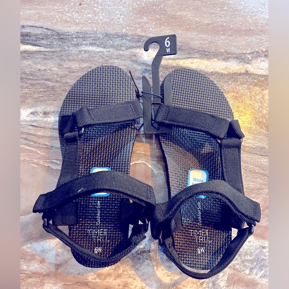 Time and Tru Cushion Sole Comfort Sandals- Black-Size 6 Wide in Women’s- **NEW**